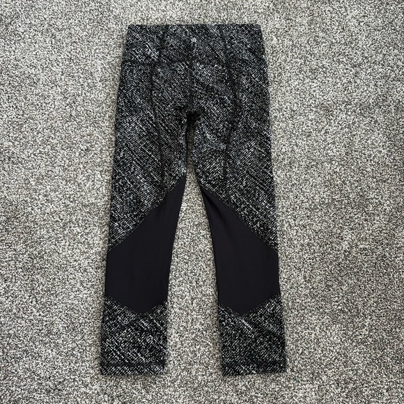 Lululemon Pace Rival High-Rise Crop 22"
Speckle Sprint Alpine White Black / Blac - Picture 9 of 9